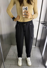neue GUESS Hose mit Gürtel