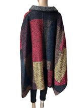 neues AKRIS Cape „Ingold“