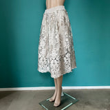 Rock mit Stickereien