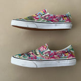 VANS Disney’s „Alice in Wonderland“ Slip-on Sneakers