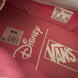 VANS Disney’s „Alice in Wonderland“ Slip-on Sneakers