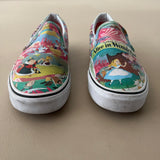 VANS Disney’s „Alice in Wonderland“ Slip-on Sneakers