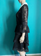 ungetragenes TED BAKER Stern-Spitzenkleid