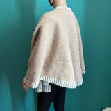 ungetragenes MAJE Cape