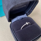 neuwertiger TIFFANY T Weissgold Ring mit Diamanten