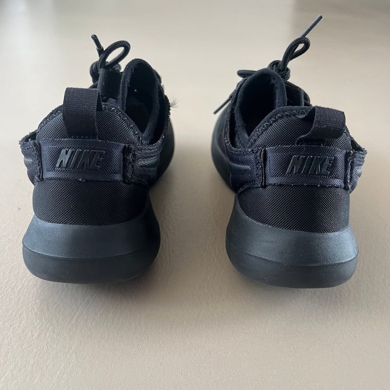 NIKE Roshe Two Sneakers