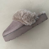 ungetragene OYSHO Slippers