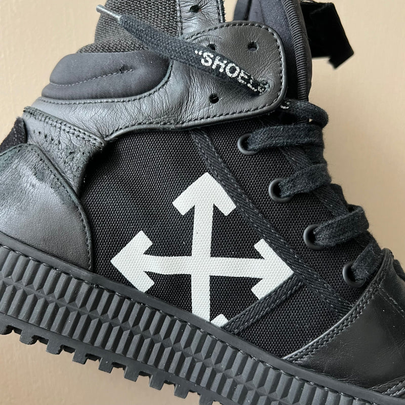 OFF-WHITE c/o Vigil Abloh Off-Court Cup Sole 3.0 Sneakers