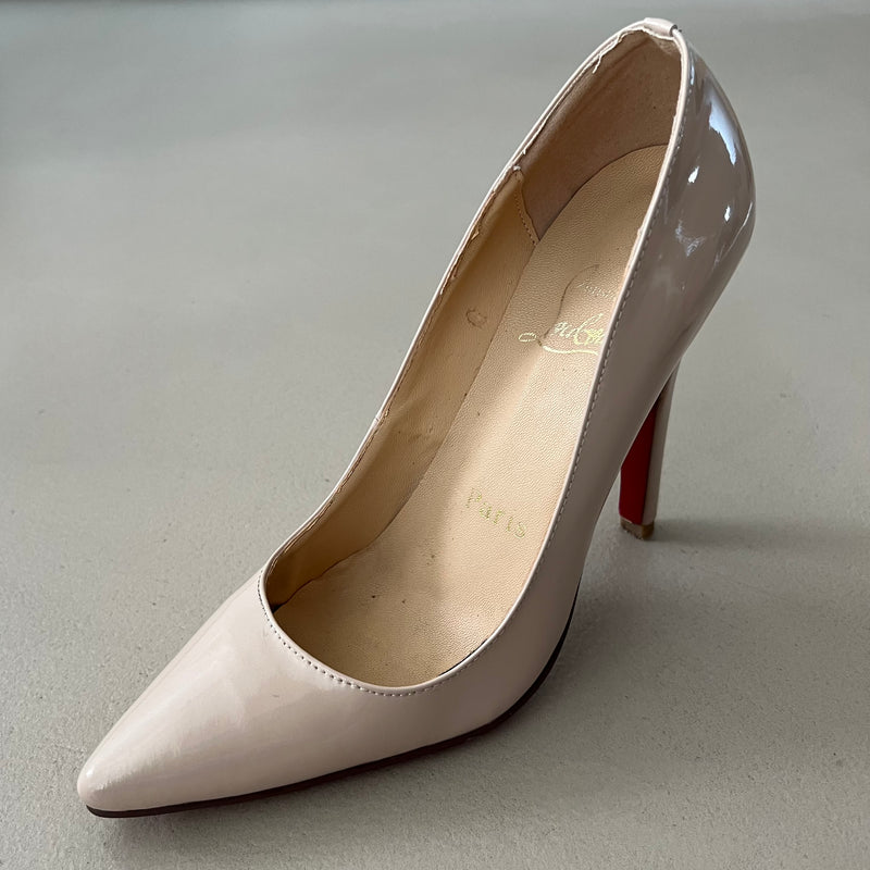 CHRISTIAN LOUBOUTIN Lackleder Pumps