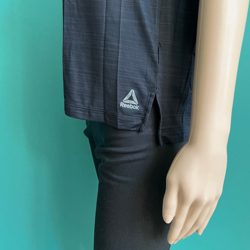 REEBOK T-Shirt