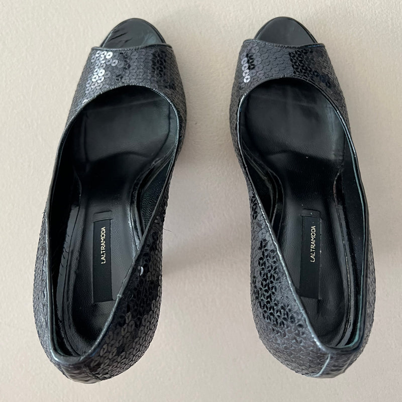 LALTRAMODA Peeptoe Pumps