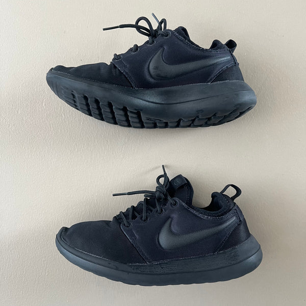 NIKE Roshe Two Sneakers