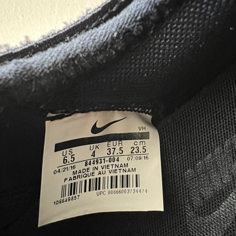 NIKE Roshe Two Sneakers