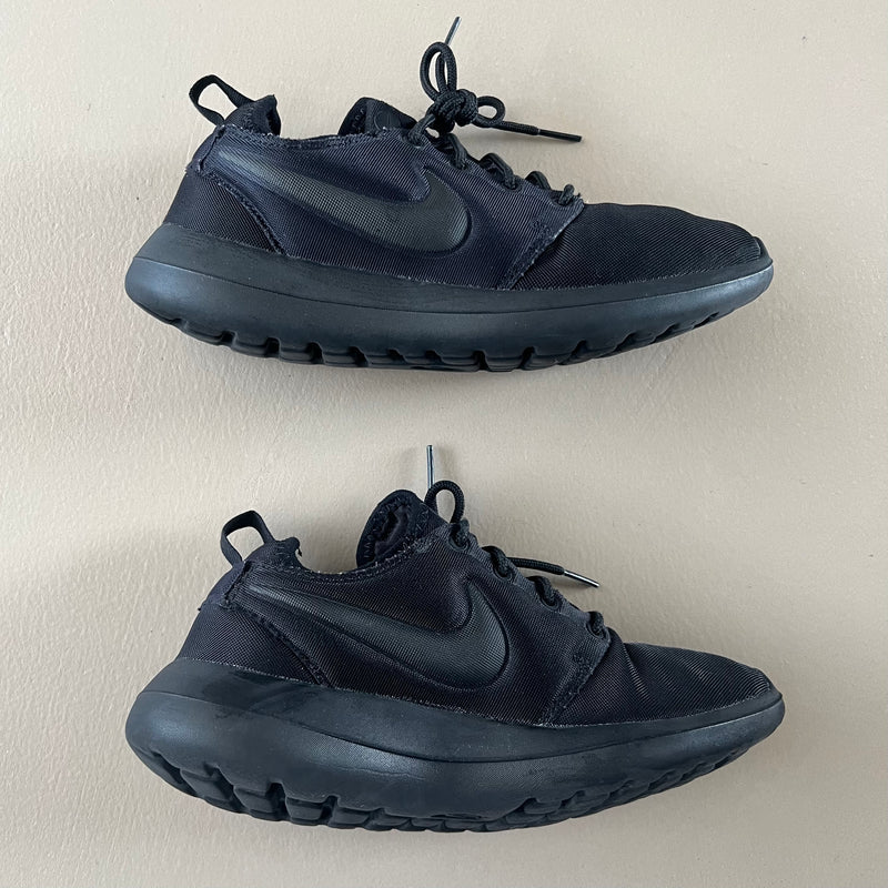 NIKE Roshe Two Sneakers