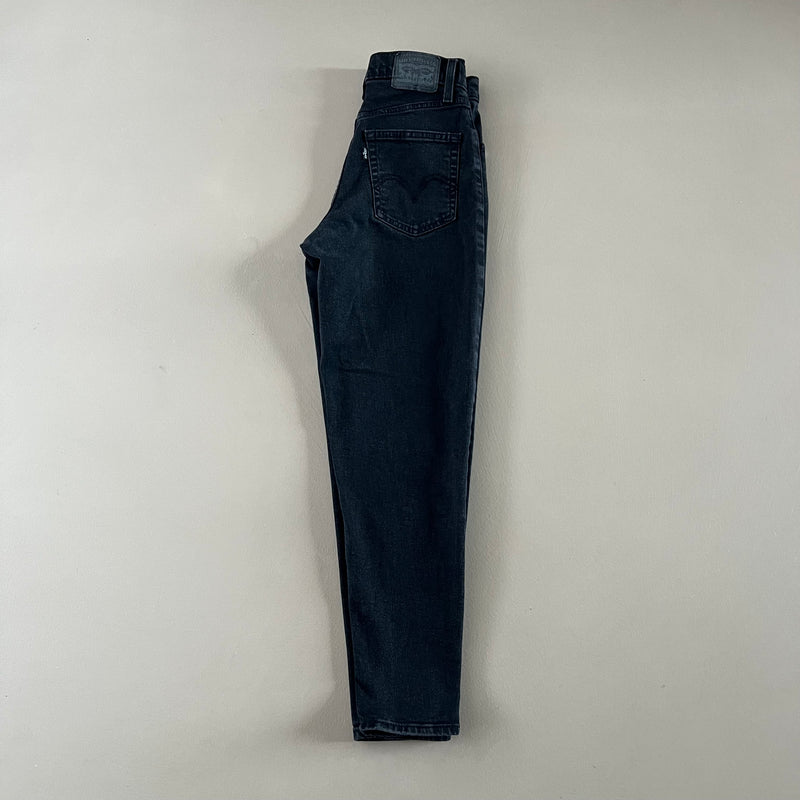 LEVI’S High Waisted Mom Jeans