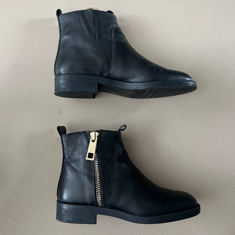 ZARA TRAFALUC Stiefeletten