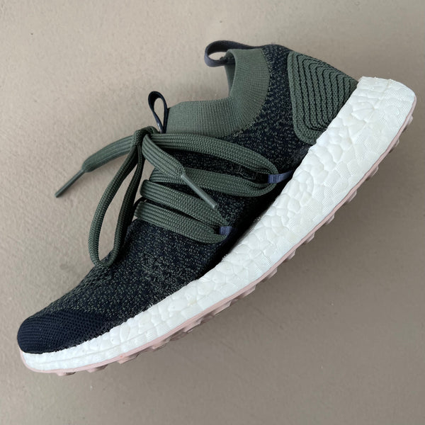 STELLY MCCARTNEY x ADIDAS Ultra Boost Sneakers