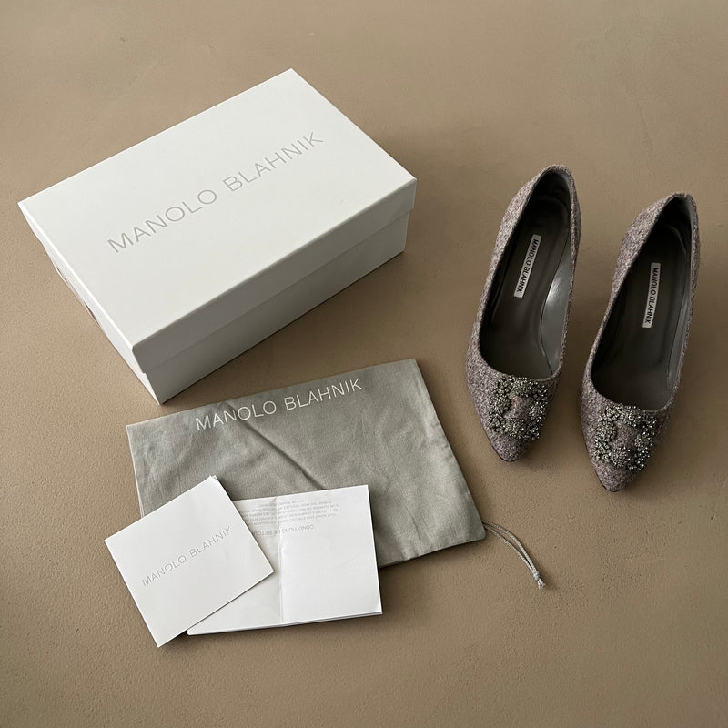 MANOLO BLAHNIK „Hangisi“ Pumps