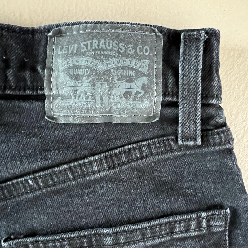 LEVI’S High Waisted Mom Jeans