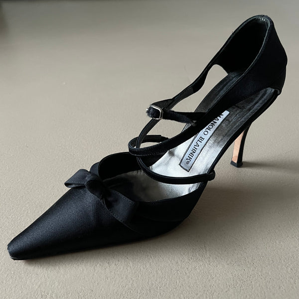 MANOLO BLAHNIK Onia Pumps