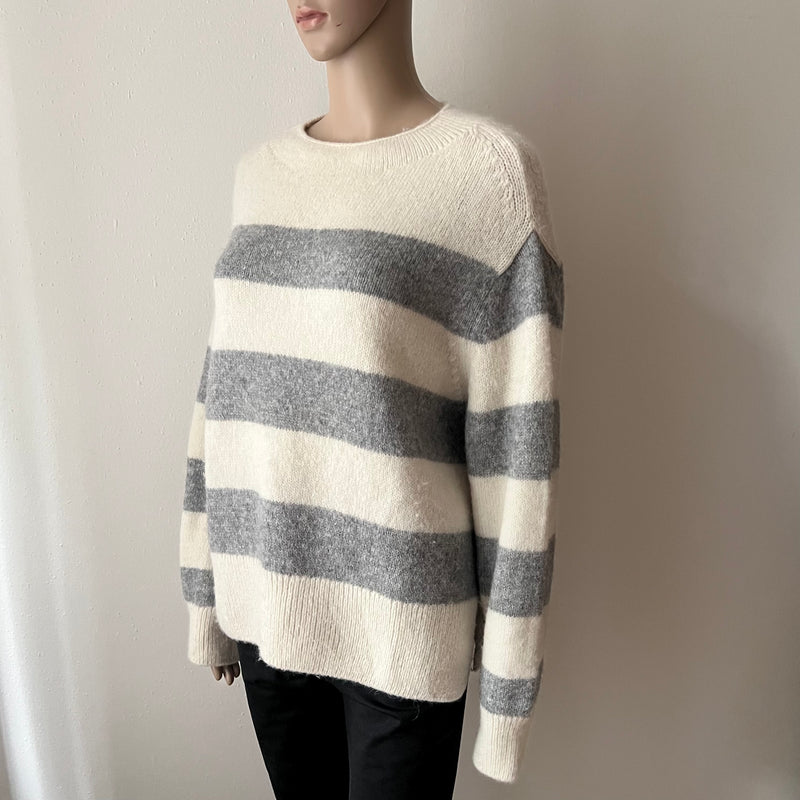 CLOSED Pullover