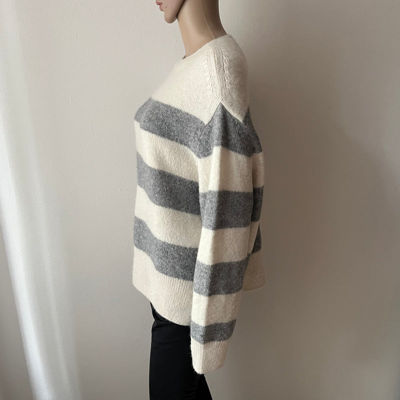 CLOSED Pullover