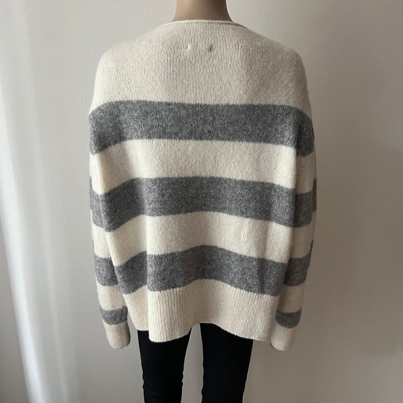 CLOSED Pullover