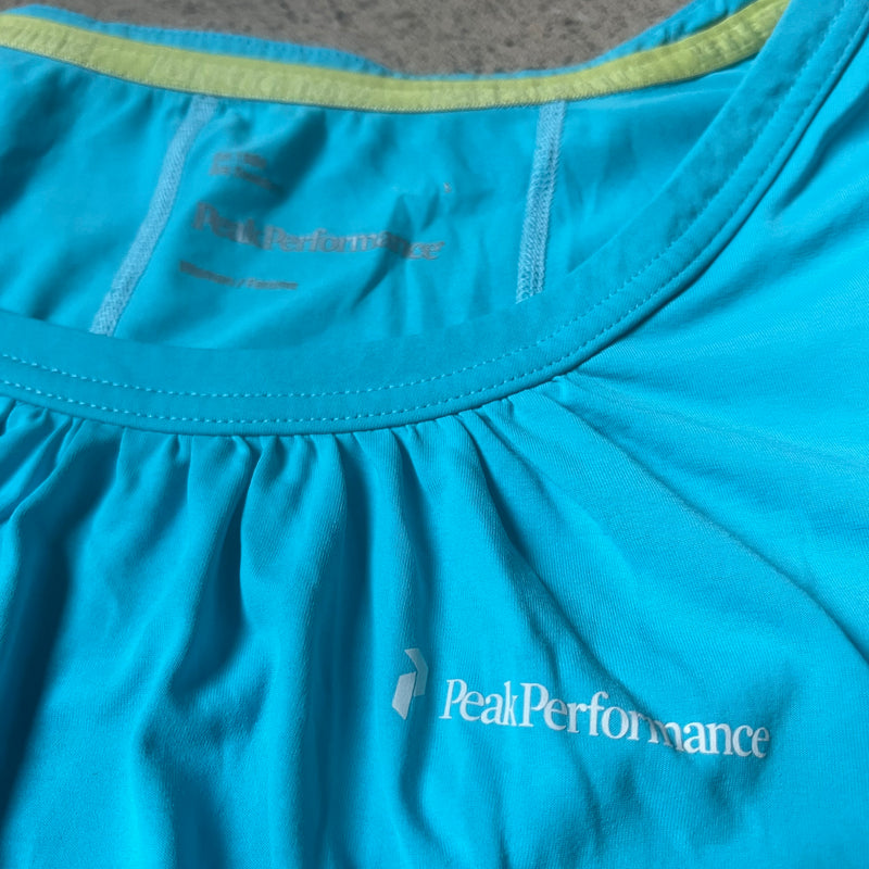 PEAK PERFORMANCE T-Shirt