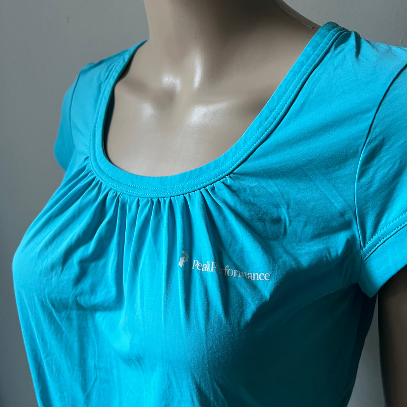 PEAK PERFORMANCE T-Shirt