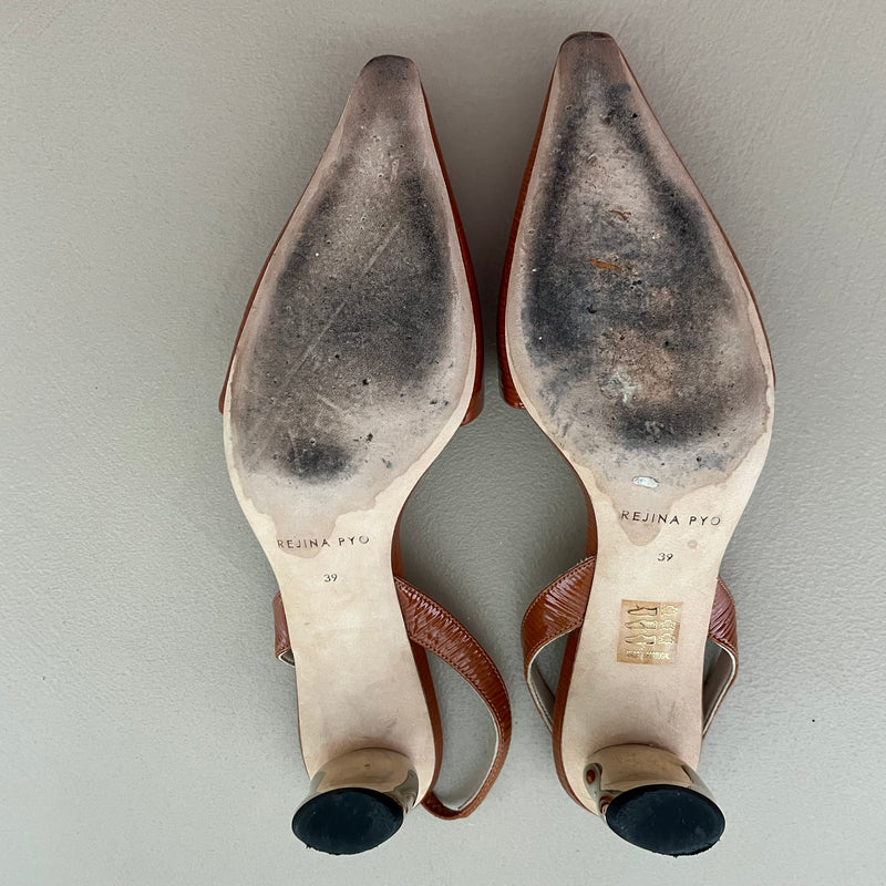 REJINA PYO Slingback Pumps