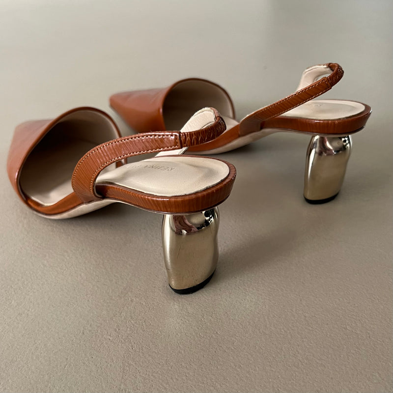 REJINA PYO Slingback Pumps