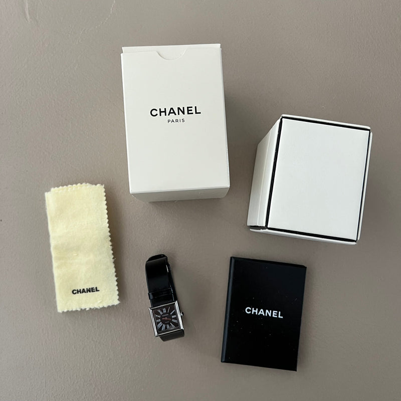 ungetragene Vintage CHANEL Mademoiselle Quarz Uhr