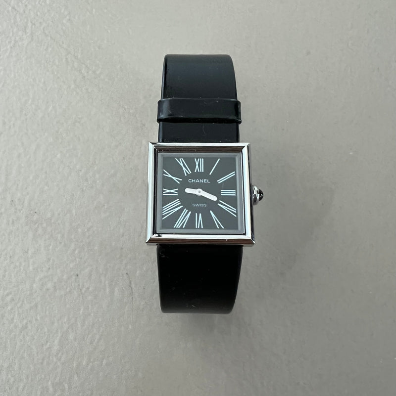 ungetragene Vintage CHANEL Mademoiselle Quarz Uhr