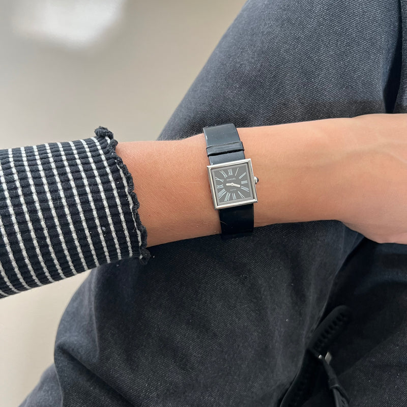 ungetragene Vintage CHANEL Mademoiselle Quarz Uhr