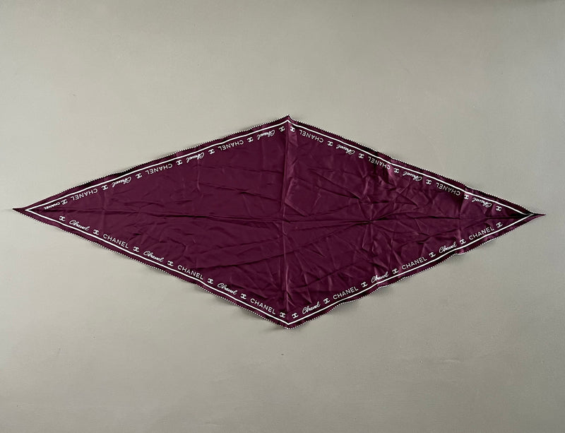 CHANEL Seidentuch