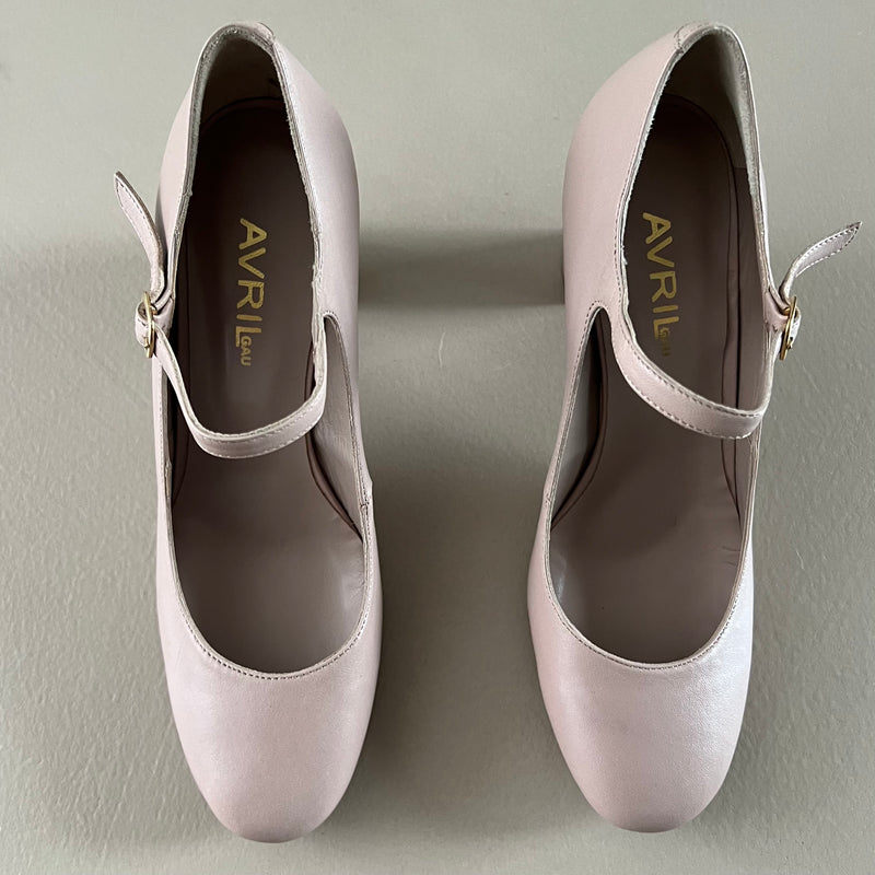 neue AVRIL GAU Pumps