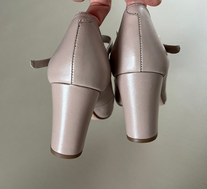 neue AVRIL GAU Pumps