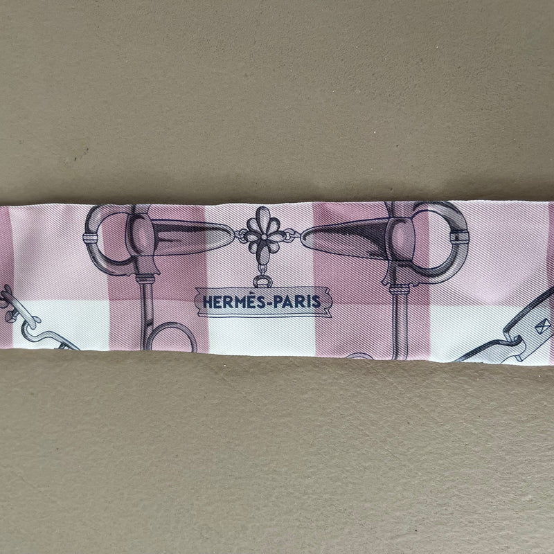 ungetragenes HERMÈS Twilly Twill
