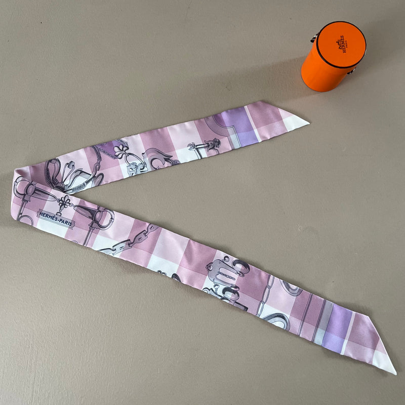 ungetragenes HERMÈS Twilly Twill