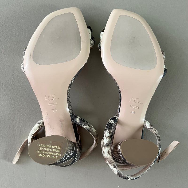 neue AGL Sandalen