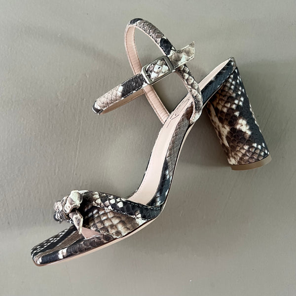 neue AGL Sandalen