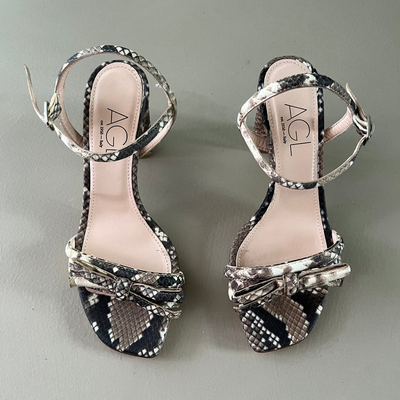 neue AGL Sandalen