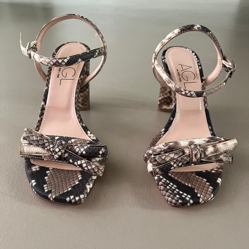 neue AGL Sandalen
