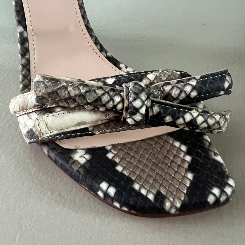 neue AGL Sandalen