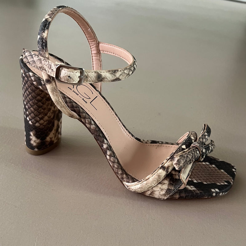 neue AGL Sandalen