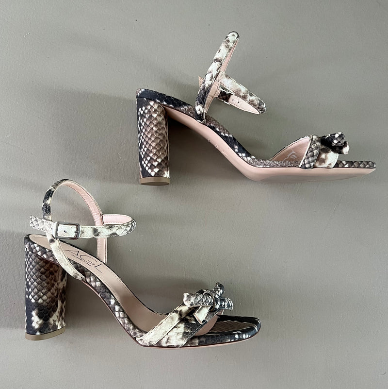 neue AGL Sandalen