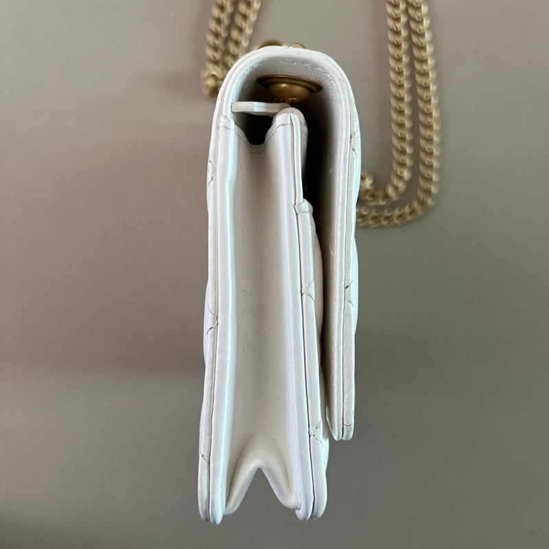CHANEL Wallet on Chain
