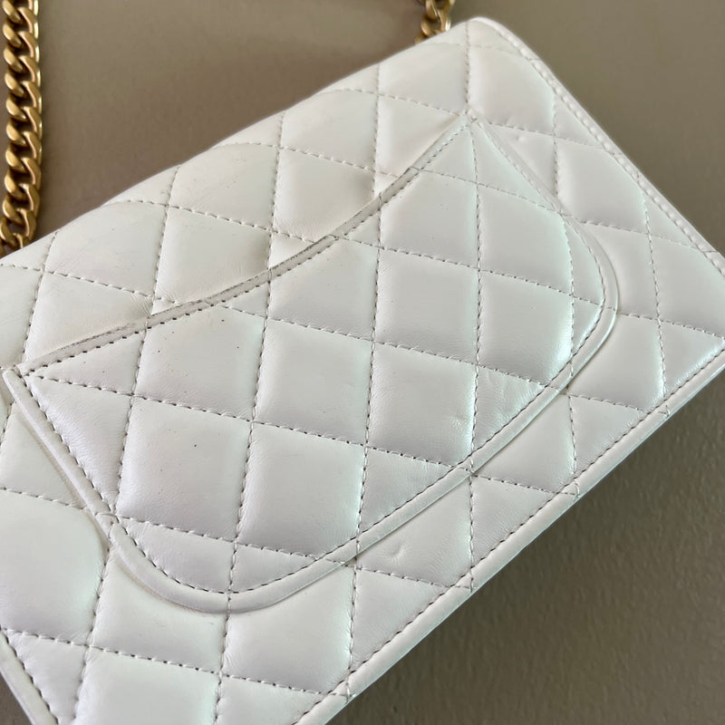 CHANEL Wallet on Chain