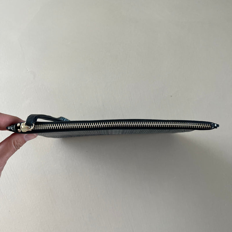 & OTHER STORIES Clutch
