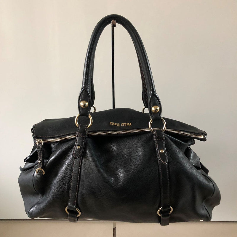 schwarze MIU MIU Vitello Leder Tasche